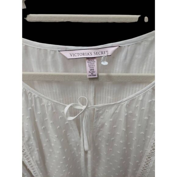 Victoria's Secret Eyelet Beach Cover - Picture 5 of 5